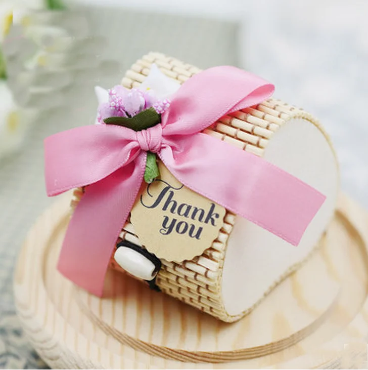 20pcs Creative Heart Shape Bamboo Wedding Favors Candy Boxes Bomboniera Party Gift Box with Tags + Flowers + Bowknots 
20pcs Creative Heart Shape Bamboo Wedding Favors Candy Boxes Bomboniera Party Gift Box with Tags + Flowers + Bowknots
