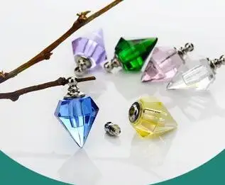 Diamond Shape Crystal Vial perfume oil vial pendant crystal wishing bottles Perfume Name on rice vial Pendant Jars Bottle Gift
Diamond Shape Crystal Vial perfume oil vial pendant crystal wishing bottles Perfume Name on rice vial Pendant Jars Bottle Gift