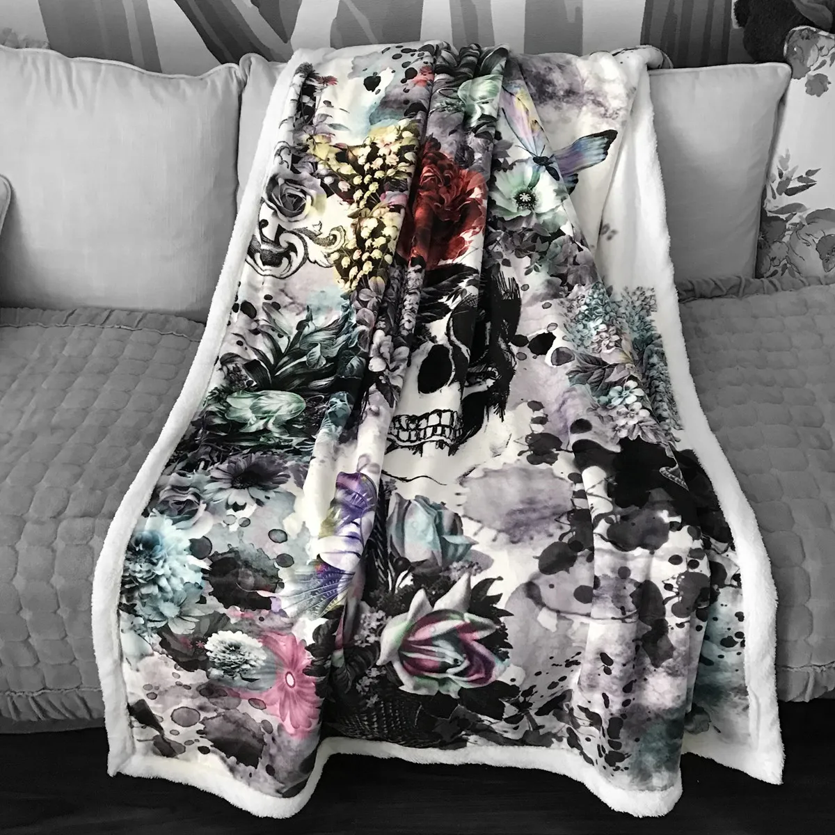 Creative Skull Pattern Super Soft Blanket Bedding Sofa Cover Warm Throw Quilt Cozy Couch Blanket
Creative Skull Pattern Super Soft Blanket Bedding Sofa Cover Warm Throw Quilt Cozy Couch Blanket
