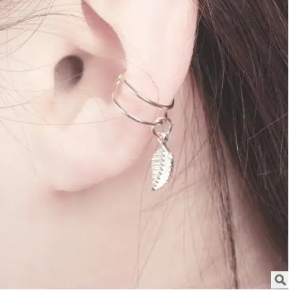 ED 064 1 piece new fashion clip-on earrings female models imitation pearl cross crystal triangle hollow U-shaped bone buckle
ED 064 1 piece new fashion clip-on earrings female models imitation pearl cross crystal triangle hollow U-shaped bone buckle