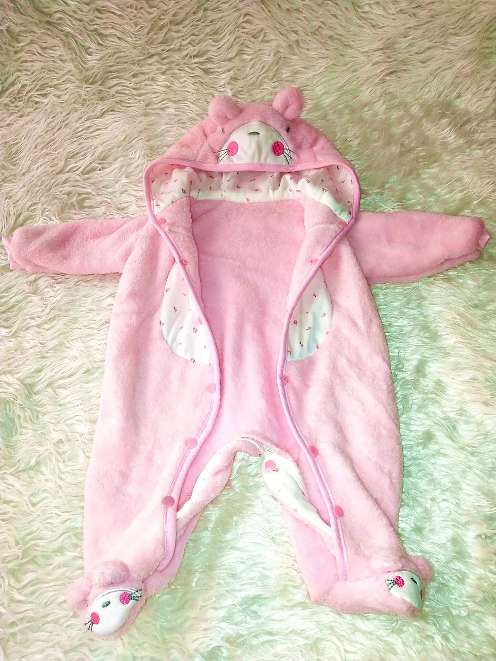 Lifestyle Baby Dolls Clothes For 22-23 inch Boy Reborn Dolls Fashion 55-57 cm pink plush clothes Doll Accessories Baby Clothes
Lifestyle Baby Dolls Clothes For 22-23 inch Boy Reborn Dolls Fashion 55-57 cm pink plush clothes Doll Accessories Baby Clothes
