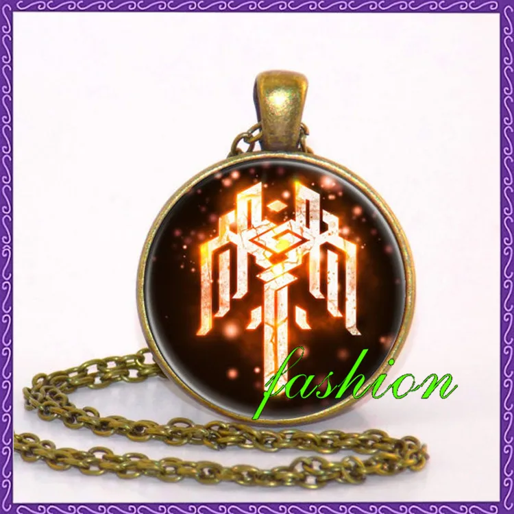 New Popular Dragon age Necklace, Kirkwall Symbol Crest Jewelry Glass Round Pendant Charm statement necklace accessories colgante
New Popular Dragon age Necklace, Kirkwall Symbol Crest Jewelry Glass Round Pendant Charm statement necklace accessories colgante
