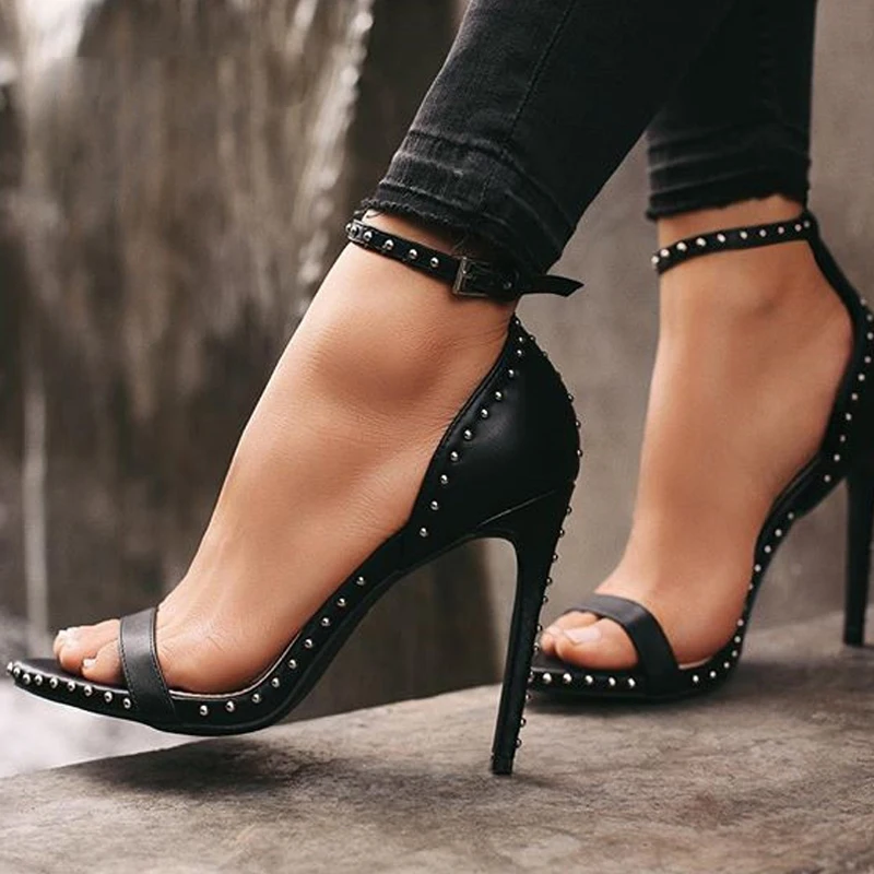 Summer Black Leather Women Sandals Rivet Gladiator Sandals Women Platform Sandals Party Dress High Heels Women Pumps
Summer Black Leather Women Sandals Rivet Gladiator Sandals Women Platform Sandals Party Dress High Heels Women Pumps