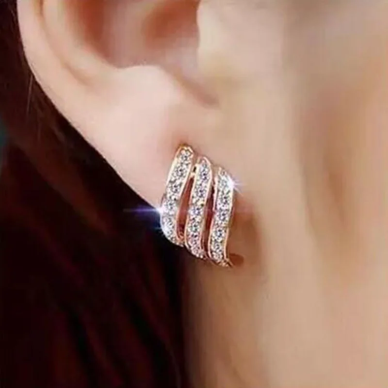 Fashion Gold Color Korean Style Simple Crystal Stud Earrings For Women Gifts Wedding Jewelry Earrings
Fashion Gold Color Korean Style Simple Crystal Stud Earrings For Women Gifts Wedding Jewelry Earrings