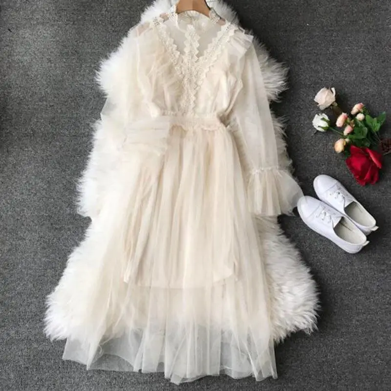 2019 new Sexy Hollow Out Lace Dress Women Summer High Waist Long sleeve Sweet Mesh Dresses Elegant Knee-length Dress Vestidos
2019 new Sexy Hollow Out Lace Dress Women Summer High Waist Long sleeve Sweet Mesh Dresses Elegant Knee-length Dress Vestidos
