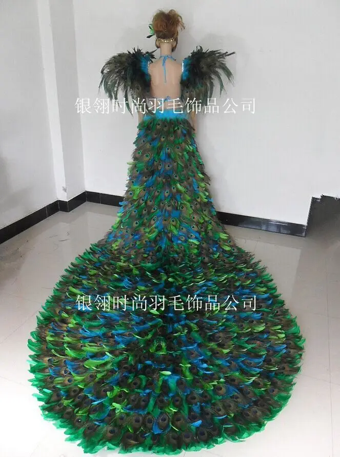 Feather clothing Stage performance catwalk carnival Headdress flower pubs party Men's wear women's clothing
Feather clothing Stage performance catwalk carnival Headdress flower pubs party Men's wear women's clothing