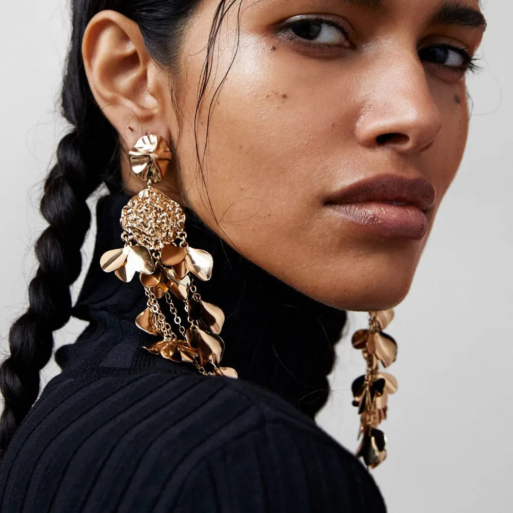 Dvacaman ZA 2019 Trendy LEAF PENDANT EARRINGS Large Gold Color Tassel Drop Earrings Women Party Big Statement Jewelry Wholesale
Dvacaman ZA 2019 Trendy LEAF PENDANT EARRINGS Large Gold Color Tassel Drop Earrings Women Party Big Statement Jewelry Wholesale