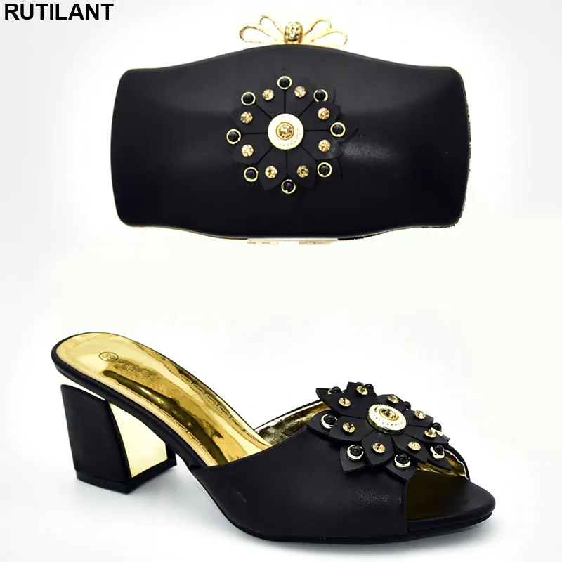 Italian Shoe and Bag Set for Party In Women Nigerian Women Party Shoe and Bag Set Decorated with Rhinestone Crystal Wedding Shoe
Italian Shoe and Bag Set for Party In Women Nigerian Women Party Shoe and Bag Set Decorated with Rhinestone Crystal Wedding Shoe