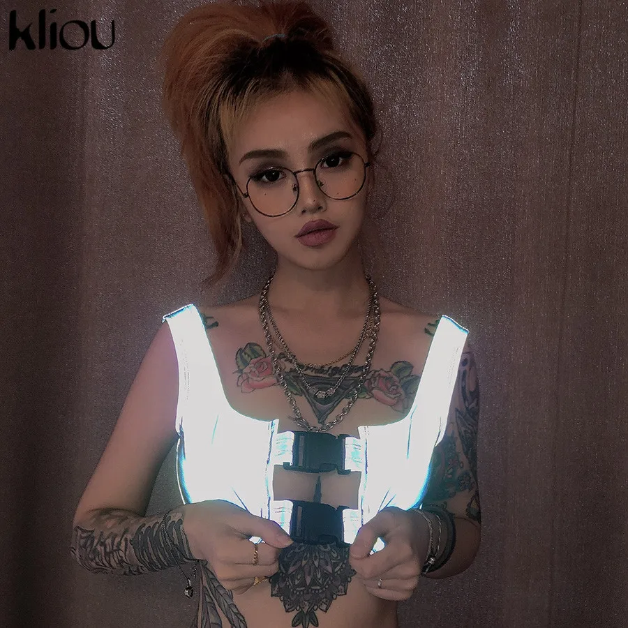 Kliou women reflective camisole button hollow out sexy crop top 2019 summer girls fashion sexy short strapless camis tank tops
Kliou women reflective camisole button hollow out sexy crop top 2019 summer girls fashion sexy short strapless camis tank tops
