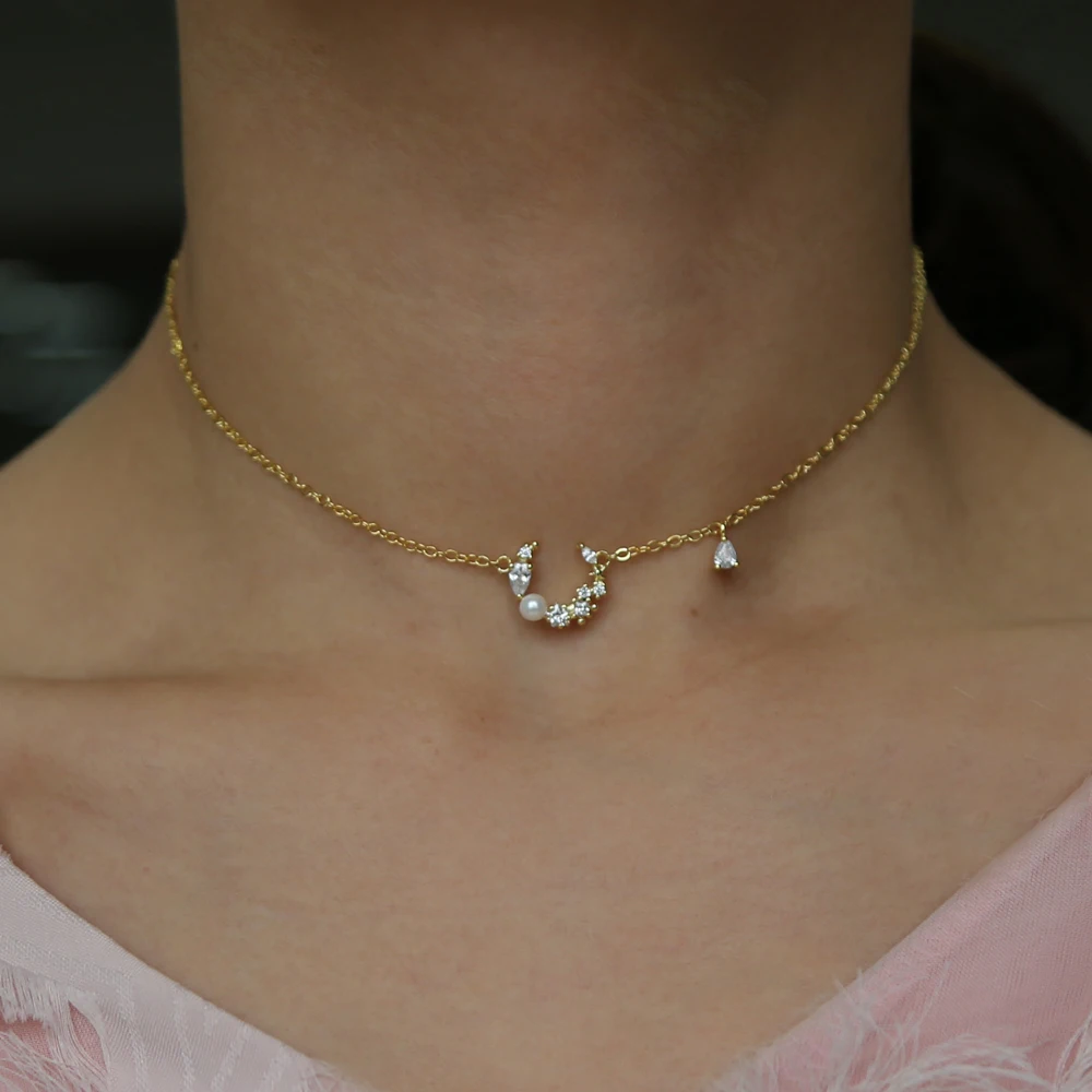 2018 new fashion gold color drip cz moon shape necklace for girls short choker elegant flower cz pearl charm delicate necklace
2018 new fashion gold color drip cz moon shape necklace for girls short choker elegant flower cz pearl charm delicate necklace