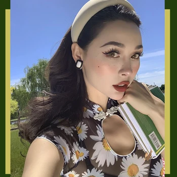 women shirts Perspective screen Daisy pattern show chest large and short jacket Chinese Style Button Short Floral Turtleneck
women shirts Perspective screen Daisy pattern show chest large and short jacket Chinese Style Button Short Floral Turtleneck