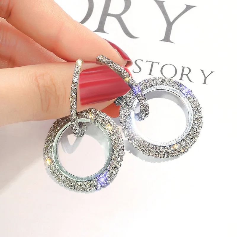 Crystal Stud Earrings Luxury Shining Gold Silver Color Round Rhinestone Earring for Women Wedding Party Jewelry A212
Crystal Stud Earrings Luxury Shining Gold Silver Color Round Rhinestone Earring for Women Wedding Party Jewelry A212