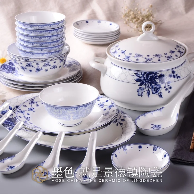 Jingdezhen ceramic tableware high-grade bone China blue and white porcelain is Chinese style of eating food China set the dishes
Jingdezhen ceramic tableware high-grade bone China blue and white porcelain is Chinese style of eating food China set the dishes