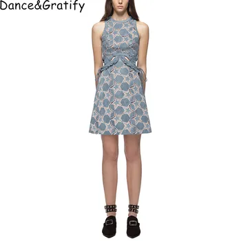 Light Blue Hollow Out Lace Women Runway Dress 2019 Women Brand Self Portrait Sleeveless High Waist Sexy Slim Bandage Party Dress
Light Blue Hollow Out Lace Women Runway Dress 2019 Women Brand Self Portrait Sleeveless High Waist Sexy Slim Bandage Party Dress