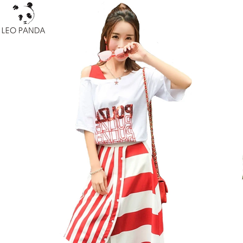 2019 New Summer Fashion 2 Piece Set Women Strapless Short Sleeve Sequined Letter Tops + Irregular Skirts Female Suit Clothes
2019 New Summer Fashion 2 Piece Set Women Strapless Short Sleeve Sequined Letter Tops + Irregular Skirts Female Suit Clothes