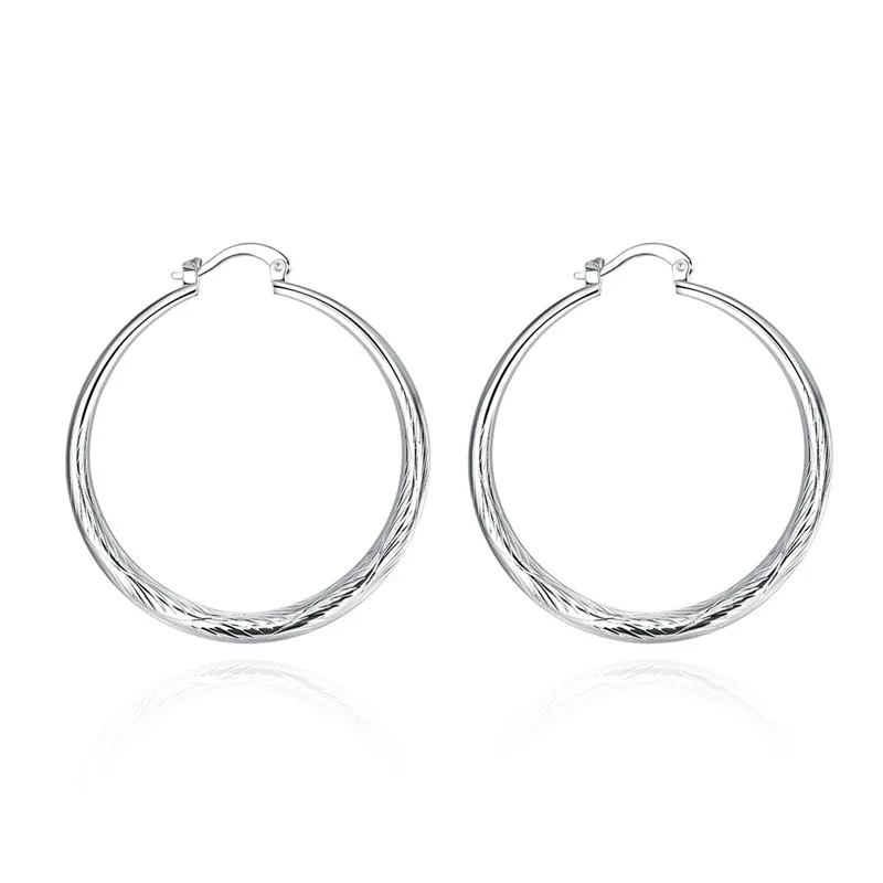 Hot fashion jewelry hoop earrings for women Diameter 4cm classic charm style cool party accessories top quality
Hot fashion jewelry hoop earrings for women Diameter 4cm classic charm style cool party accessories top quality