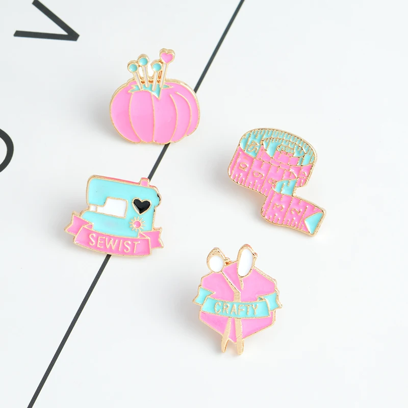 4pcs/set Tape measure Sewing machine crafty scissors clew Enamel Brooch Denim clothes Pin Button Badge Cartoon Jewelry gift girl
4pcs/set Tape measure Sewing machine crafty scissors clew Enamel Brooch Denim clothes Pin Button Badge Cartoon Jewelry gift girl