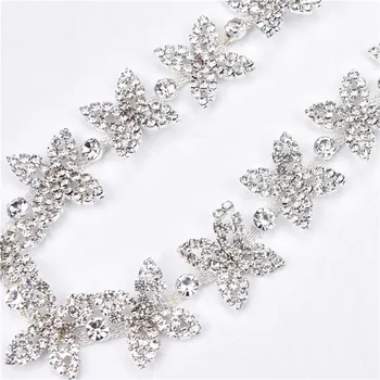 1yard Clear flower Rhinestone chain Applique For Wedding Dresses Trim Rhinestone Crystal Sew On Garment 2cm banding chain Patche
1yard Clear flower Rhinestone chain Applique For Wedding Dresses Trim Rhinestone Crystal Sew On Garment 2cm banding chain Patche