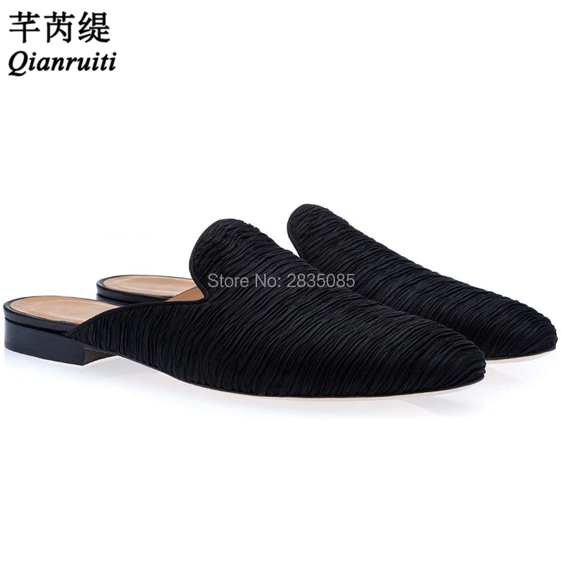 2019 Classic Fashion Wrinkled Silk Black Men Slippers Spring Summer Round Toe Slip On Half Shoes Male Plain Mules Outside Slides
2019 Classic Fashion Wrinkled Silk Black Men Slippers Spring Summer Round Toe Slip On Half Shoes Male Plain Mules Outside Slides