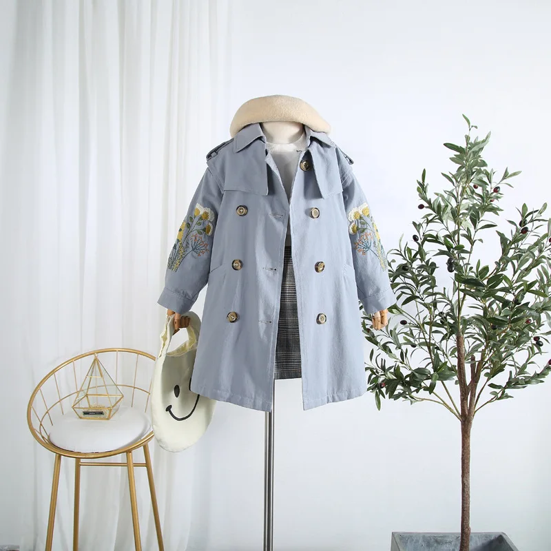 Girls windbreaker long version 2019 autumn new foreign children's embroidery loose simple tie thin coat
Girls windbreaker long version 2019 autumn new foreign children's embroidery loose simple tie thin coat