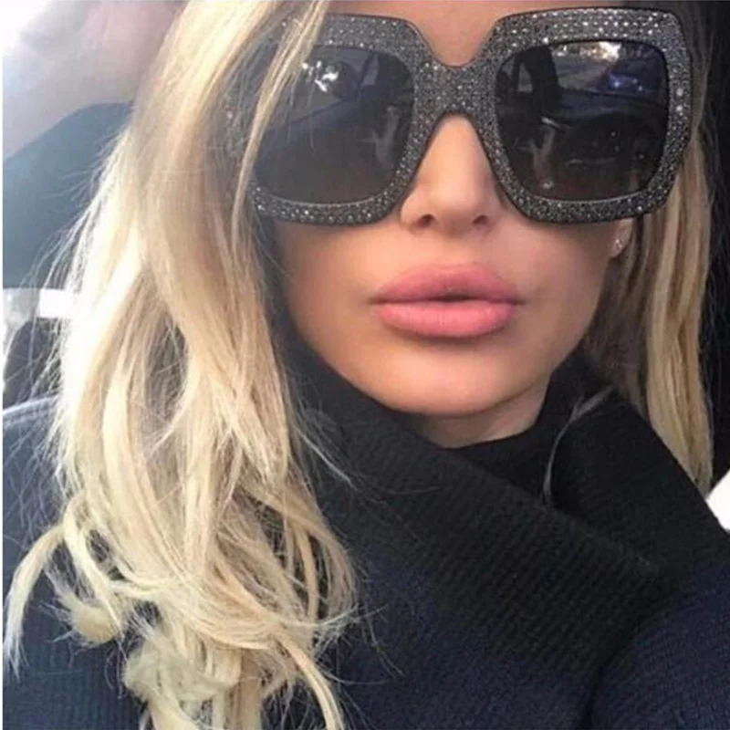 REALSTAR Luxury Sunglasses Women Brand Designer Cheap Diamond Square Sun Glasses Female 2018 Fashion Eyewear Oculos Shades S527
REALSTAR Luxury Sunglasses Women Brand Designer Cheap Diamond Square Sun Glasses Female 2018 Fashion Eyewear Oculos Shades S527
