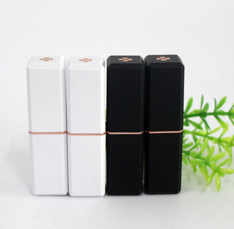 Plastic square lipstick tube 12.1 cup size black / white empty lip rouge tube packing
Plastic square lipstick tube 12.1 cup size black / white empty lip rouge tube packing