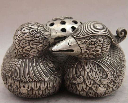 B0601 518China White Copper Silver mandarin duck aix galericulata Incense Burner Censer statue
B0601 518China White Copper Silver mandarin duck aix galericulata Incense Burner Censer statue