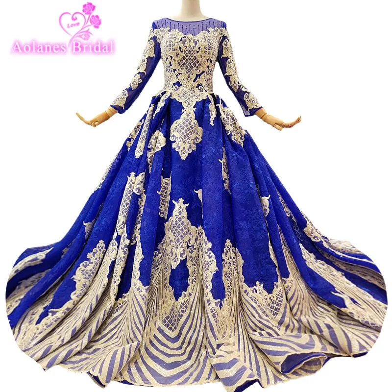 2018 Luxury Royal BLue Rose Red Lace Long Sleeves Scoop Court Train Bridal Gowns Floor-length Ball Gown Vintage Wedding Dresses
2018 Luxury Royal BLue Rose Red Lace Long Sleeves Scoop Court Train Bridal Gowns Floor-length Ball Gown Vintage Wedding Dresses