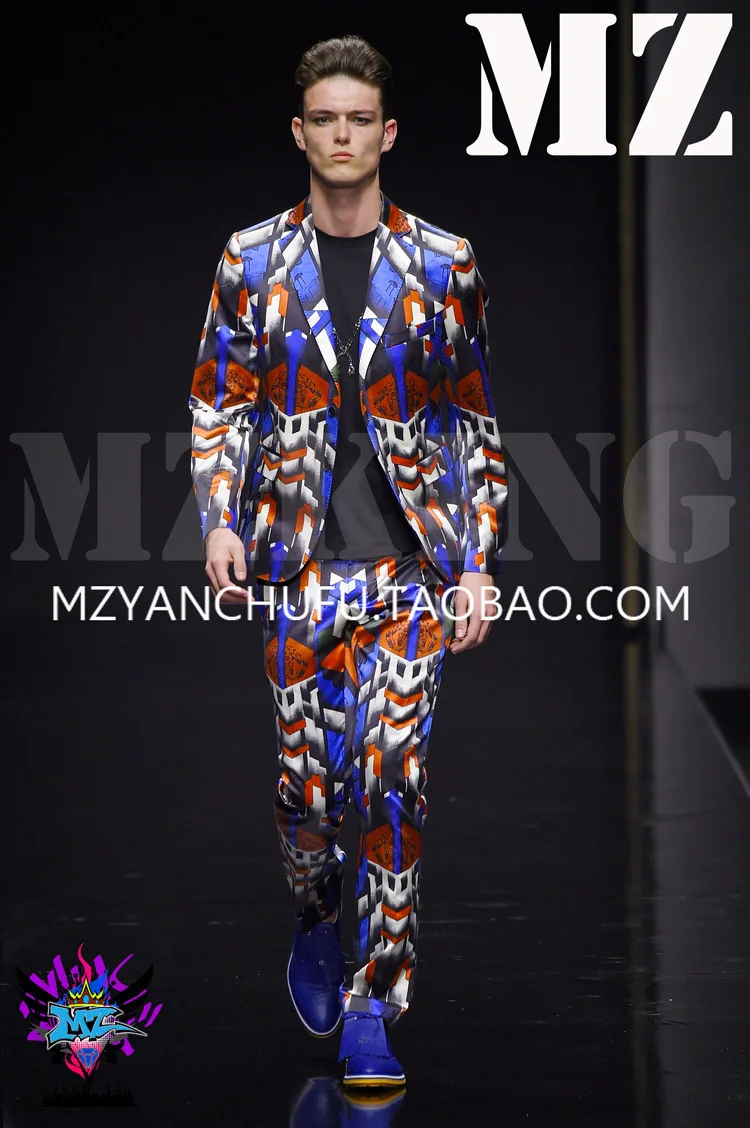 2021 Men Brand New Blazer Fashion Blue And Red Light Geometric Stretch Satin Surface Suit Singer Costumes Stage Formal Dress
2021 Men Brand New Blazer Fashion Blue And Red Light Geometric Stretch Satin Surface Suit Singer Costumes Stage Formal Dress