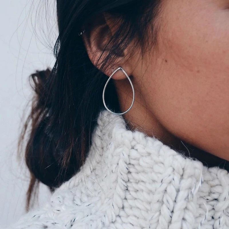 New Earrings Simple Wild Personality Copper Women's Water Earrings Fashion Hot Sale Jewelry Wholesale
New Earrings Simple Wild Personality Copper Women's Water Earrings Fashion Hot Sale Jewelry Wholesale