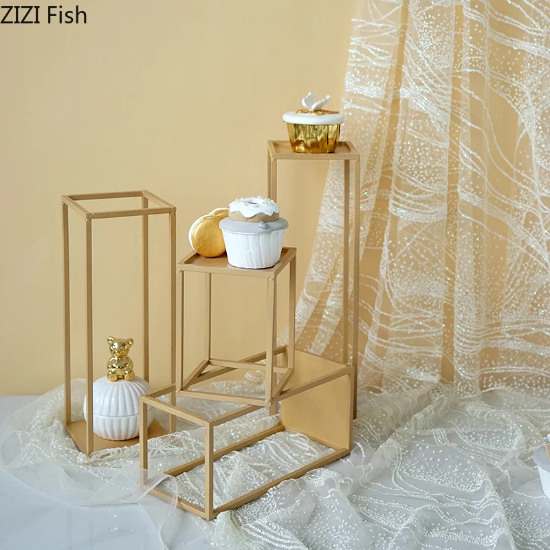 17*17*31cm Gold Metal Cake Stand Geometric Tray 1 Baby Room Kitchen Decoration Tool Accessories 3 Layer Iron Frame Bracket
17*17*31cm Gold Metal Cake Stand Geometric Tray 1 Baby Room Kitchen Decoration Tool Accessories 3 Layer Iron Frame Bracket