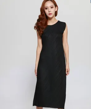 HOT SELLING pleated miyake o-neck sleeve length biseautes pressure pleated one-piece dress irregular dress IN STOCK
HOT SELLING pleated miyake o-neck sleeve length biseautes pressure pleated one-piece dress irregular dress IN STOCK