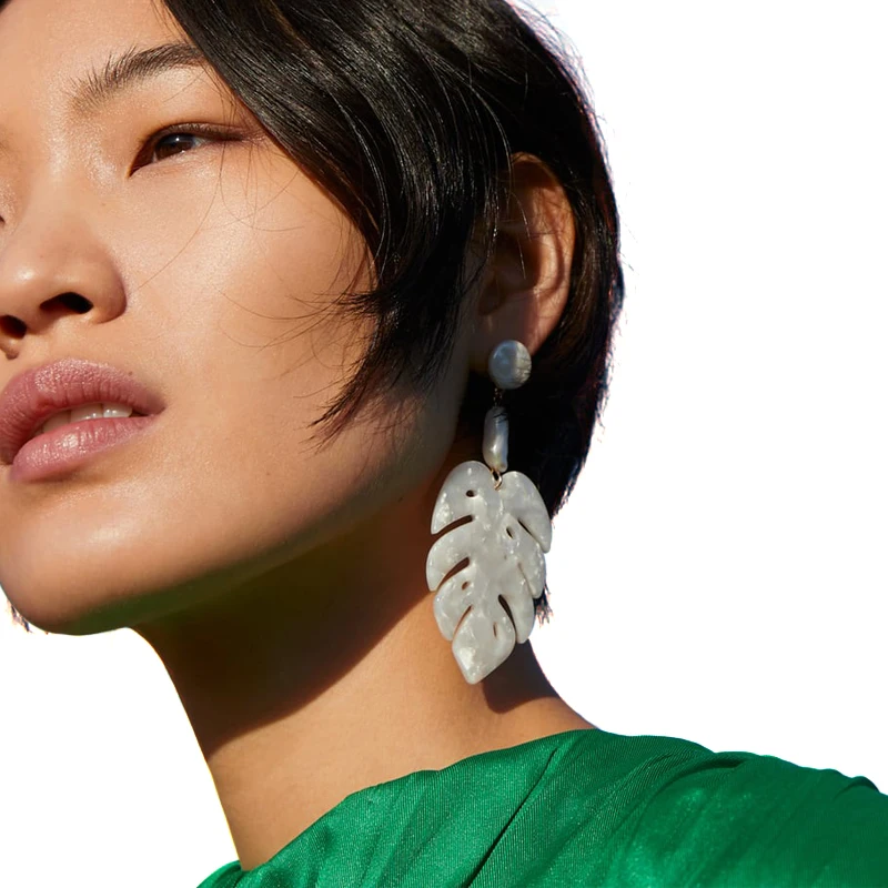 Vodeshanliwen ZA New Resin Leaf Dangle Earrings For Women Fashion Boho Acrylic Vintage Statement Big Earrings Party Jewelry
Vodeshanliwen ZA New Resin Leaf Dangle Earrings For Women Fashion Boho Acrylic Vintage Statement Big Earrings Party Jewelry