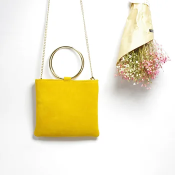 Fashion Circular Handle Tote Bag Real Suede Leather Women Cross Body Bag Modern Lady Genuine Leather Small Chain Messenger Bag
Fashion Circular Handle Tote Bag Real Suede Leather Women Cross Body Bag Modern Lady Genuine Leather Small Chain Messenger Bag