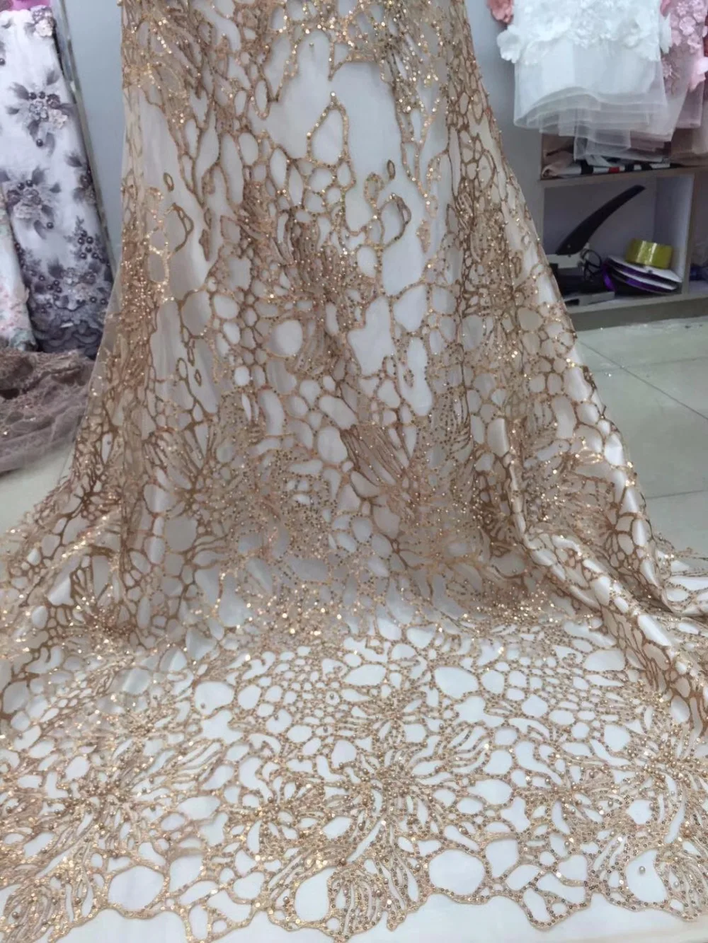 fashionable BZL-101114 tulle embroidery french net lace fabric Top selling with beads and sequins nice flower new design
fashionable BZL-101114 tulle embroidery french net lace fabric Top selling with beads and sequins nice flower new design