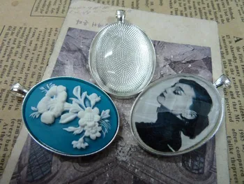 20pcs/lot)Inner Size:30x40mm Shiny Metal/Alloy Silver Blank Tray Pendant Cameo Cabochon Settings (Only Metal Pendant)
20pcs/lot)Inner Size:30x40mm Shiny Metal/Alloy Silver Blank Tray Pendant Cameo Cabochon Settings (Only Metal Pendant)