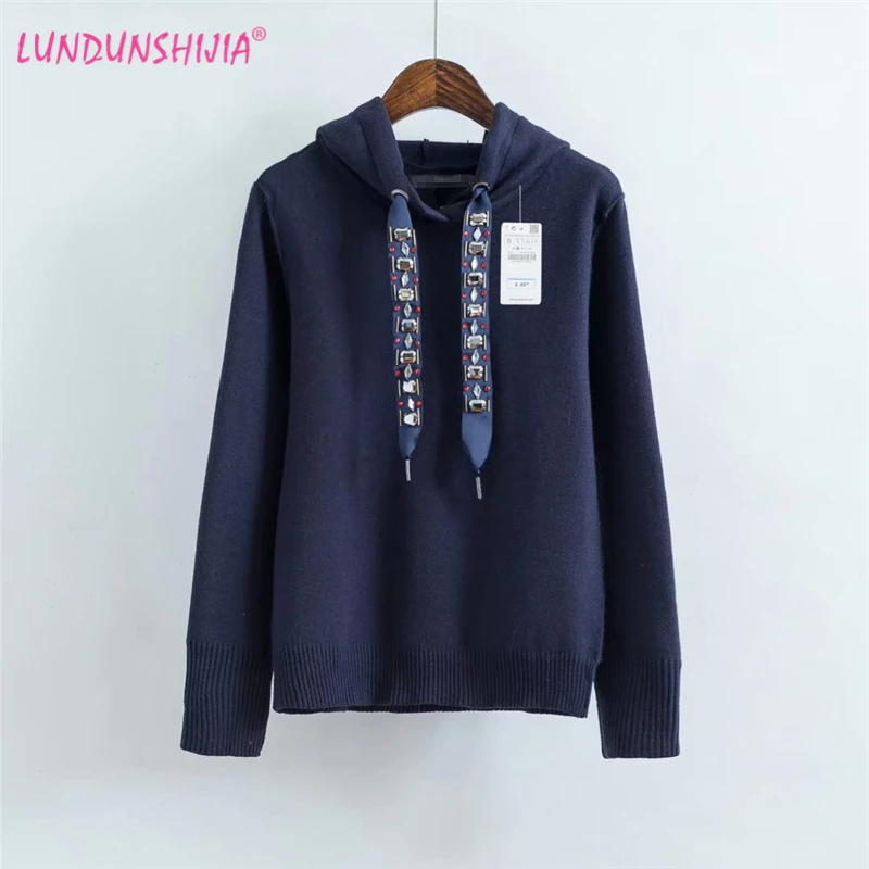 LUNDUNSHIJIA 2018 Fashion Women Hooded Sweatershirts Gem Decoration Lace-up Tops Solid Short Pullover Tracksuits Female Sudader
LUNDUNSHIJIA 2018 Fashion Women Hooded Sweatershirts Gem Decoration Lace-up Tops Solid Short Pullover Tracksuits Female Sudader