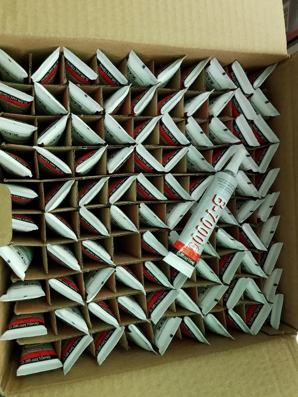 15ML 50PCS B-7000 Multi-purpose adhesives the best adhesives for mobile phone repair rhinestone phone beauty drill glue stick
15ML 50PCS B-7000 Multi-purpose adhesives the best adhesives for mobile phone repair rhinestone phone beauty drill glue stick