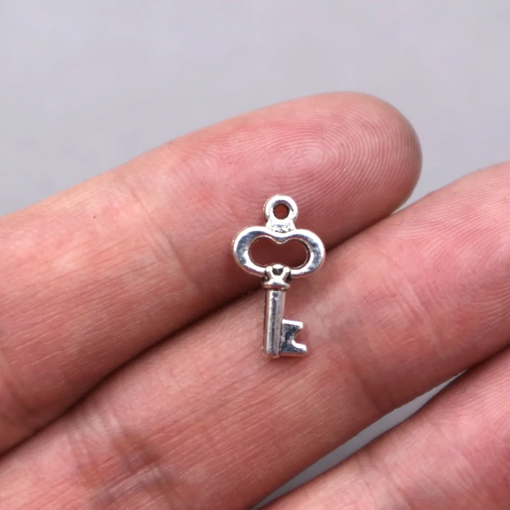 50pcs Antique Silver Heart Key Charm for Bracelet Necklace Jewelry Making Handmade DIY
50pcs Antique Silver Heart Key Charm for Bracelet Necklace Jewelry Making Handmade DIY