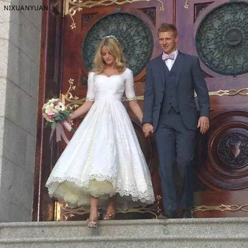 2019 Vintage Half Sleeve Tea Length Wedding Dresses Sexy V Neck Appliques Lace Country Short Custom Made Wedding Dress
2019 Vintage Half Sleeve Tea Length Wedding Dresses Sexy V Neck Appliques Lace Country Short Custom Made Wedding Dress