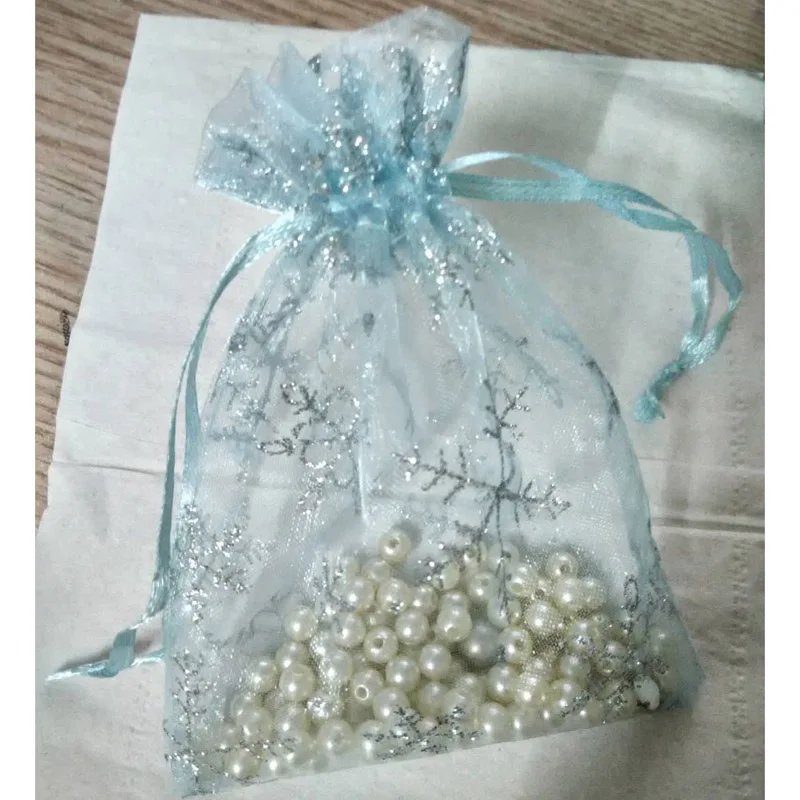 100pcs Christmas Snowflake Favor Bags 9x12cm Sweet Bags Party Favor Candy Box Package Winter Theme Party Supplies
100pcs Christmas Snowflake Favor Bags 9x12cm Sweet Bags Party Favor Candy Box Package Winter Theme Party Supplies