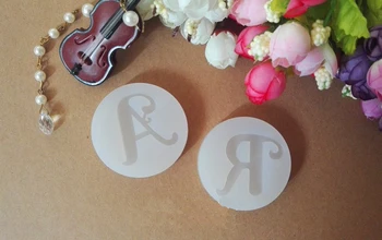 1pcs Letters A and R Liquid silicone mold DIY resin jewelry pendant necklace pendant mold resin molds for jewelry
1pcs Letters A and R Liquid silicone mold DIY resin jewelry pendant necklace pendant mold resin molds for jewelry