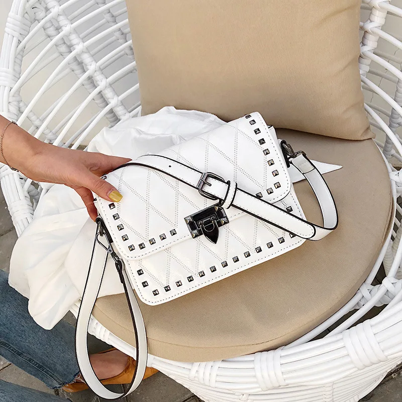 Casual Shoulder Messenger Bags 2019 Lattice Rivet Crossbody Bags Quality Simple Wild Ladies Bag New Flap PU Leather Handbags
Casual Shoulder Messenger Bags 2019 Lattice Rivet Crossbody Bags Quality Simple Wild Ladies Bag New Flap PU Leather Handbags