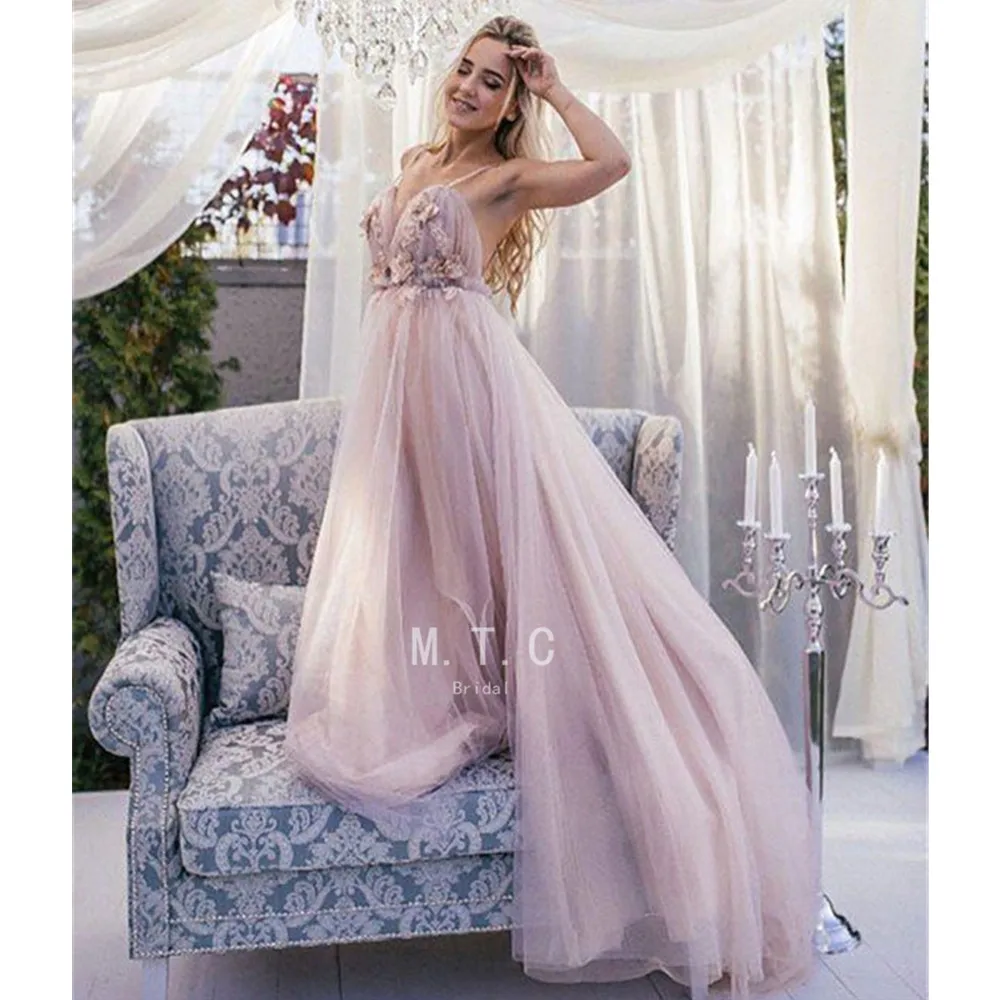 Backless Spaghetti Strap Prom Dresses Sexy Flowers Pleat Tulle A Line Sweep Train Long Formal Evening Gowns 2019 Hot Selling
Backless Spaghetti Strap Prom Dresses Sexy Flowers Pleat Tulle A Line Sweep Train Long Formal Evening Gowns 2019 Hot Selling