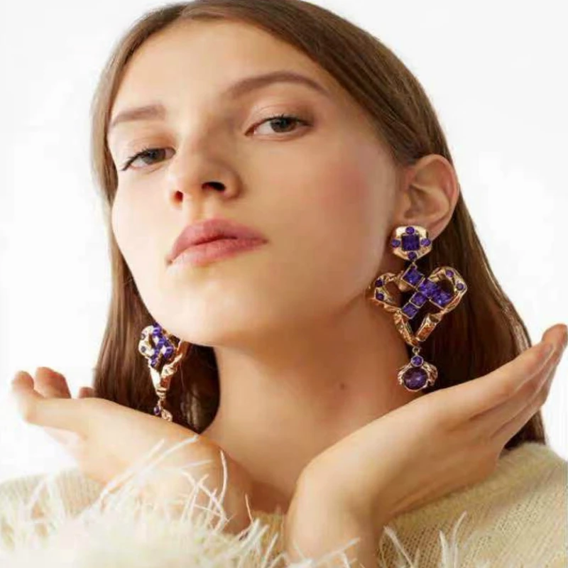 Vintage Metal Statement Drop Earrings for Women New Red Blue Crystal Fashion Simple Geometric Earrings Bohemian Wedding Jewelry
Vintage Metal Statement Drop Earrings for Women New Red Blue Crystal Fashion Simple Geometric Earrings Bohemian Wedding Jewelry
