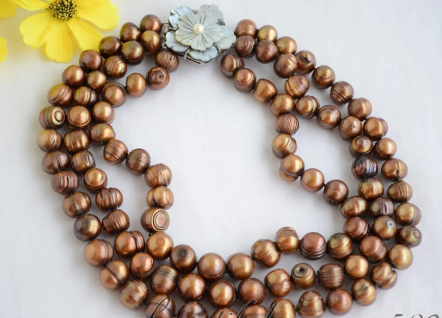 Z6560 3strands 14mm almost round coffee screw thread freshwater pearl necklace (A0513)
Z6560 3strands 14mm almost round coffee screw thread freshwater pearl necklace (A0513)