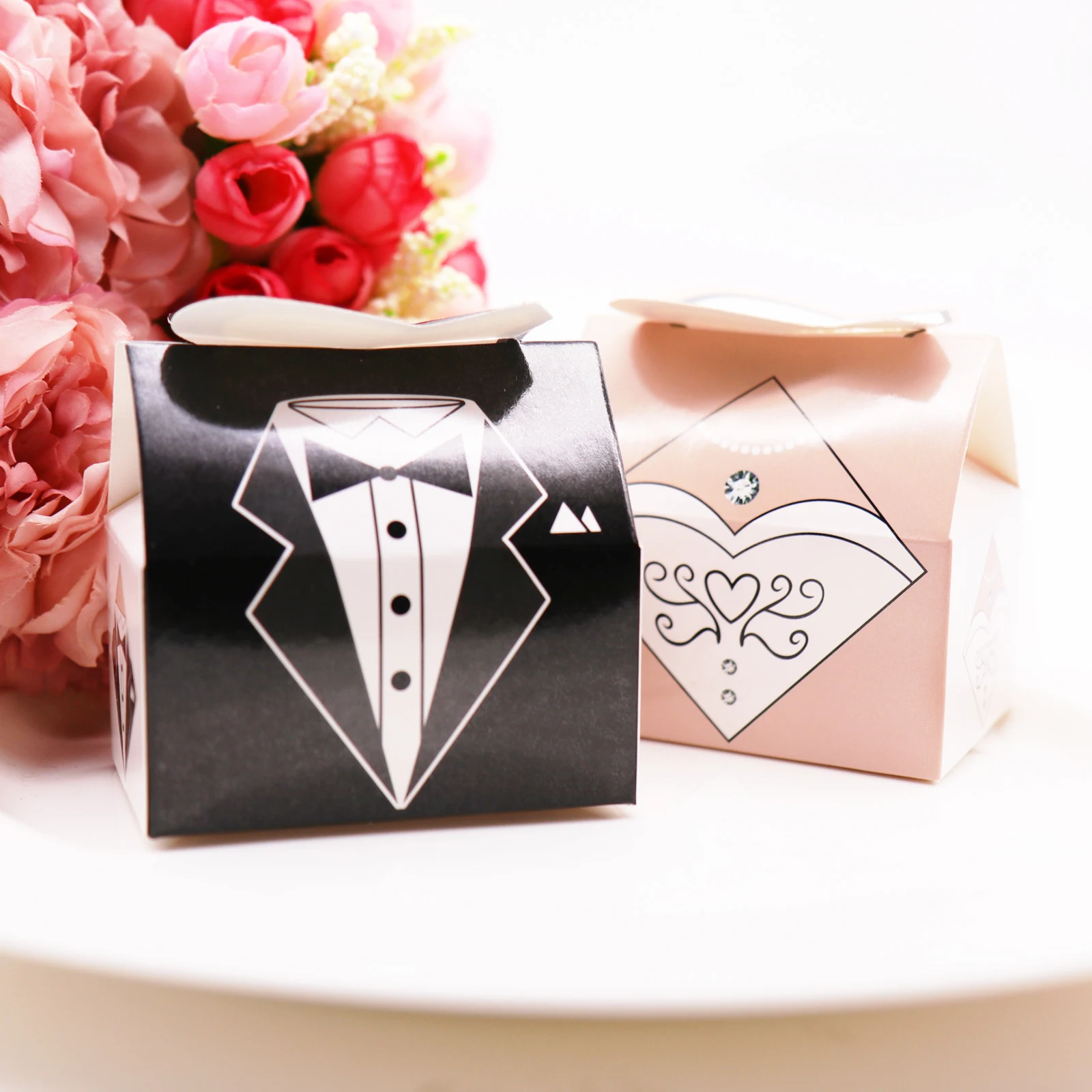 (5x7.5x7.5cm) Bride Groom candy box Romantic wedding decoration candy box ,chocolate box DIY Events party decorations supplies
(5x7.5x7.5cm) Bride Groom candy box Romantic wedding decoration candy box ,chocolate box DIY Events party decorations supplies