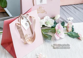 100 17*14*19.5CM Pink paper bag with Ribbon Wedding gift packing,Present Handle Paper Box Bags Kraft Paper Gift Bag With Handles
100 17*14*19.5CM Pink paper bag with Ribbon Wedding gift packing,Present Handle Paper Box Bags Kraft Paper Gift Bag With Handles