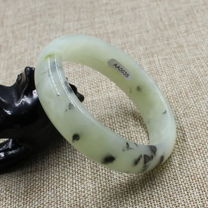 AA0035 Chinese Beautiful Genuine Natural Green Jade Gems Bangle Bracelet 60mm 28% 10.13
AA0035 Chinese Beautiful Genuine Natural Green Jade Gems Bangle Bracelet 60mm 28% 10.13