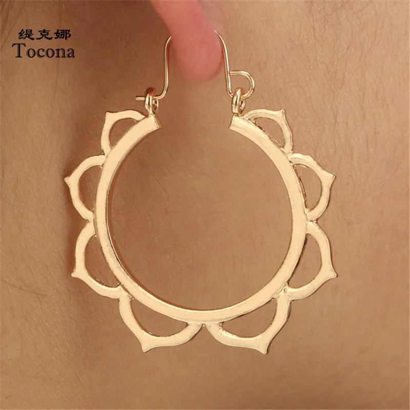Tocona Vintage Gold Silver Color Hollow Lotus Flower Dangle Earrings for Women Punk Alloy Drop Earring Jewelry Pendientes 5832
Tocona Vintage Gold Silver Color Hollow Lotus Flower Dangle Earrings for Women Punk Alloy Drop Earring Jewelry Pendientes 5832